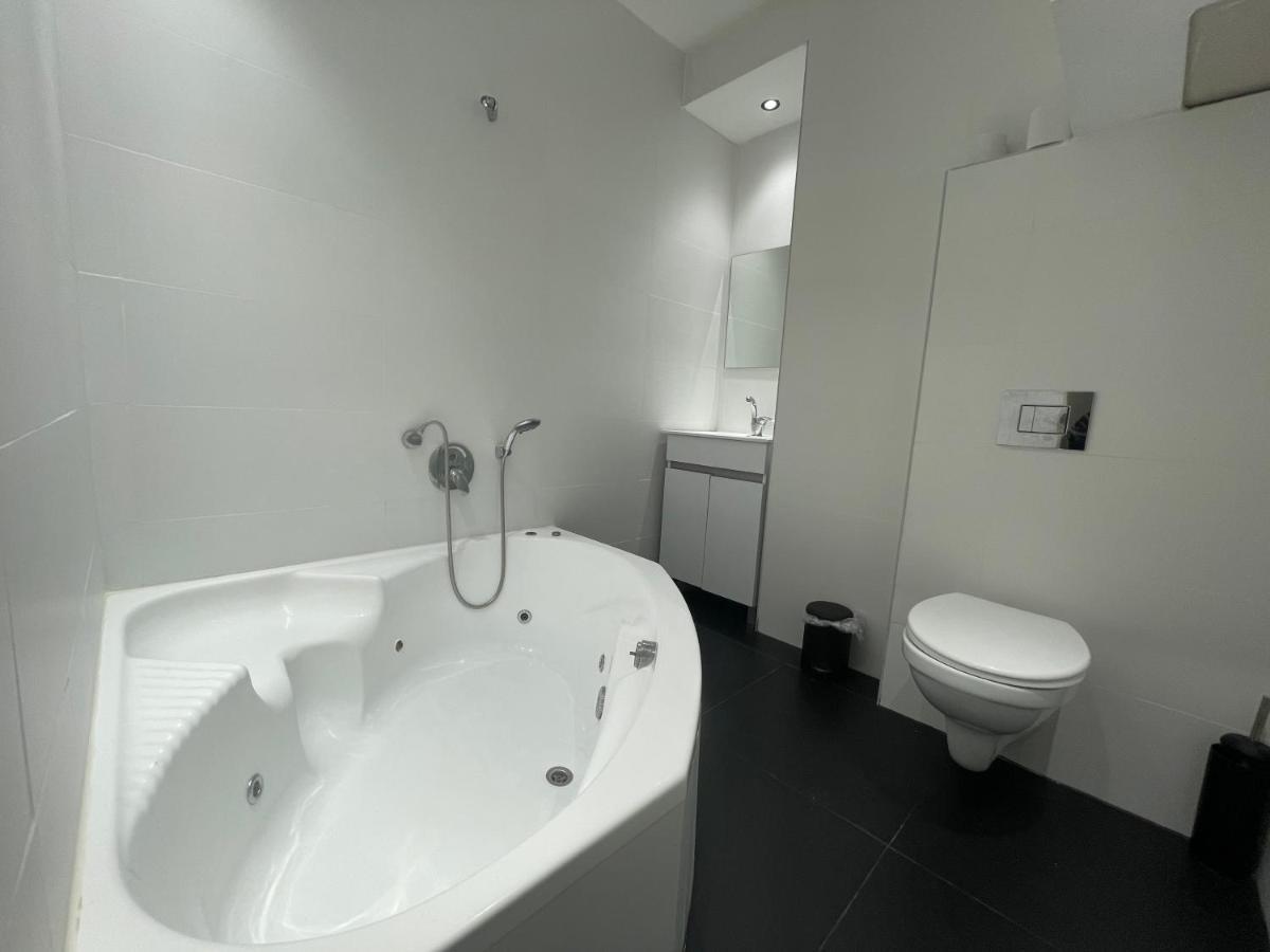 Rothschild 79 Hotel Petach Tikva Luaran gambar