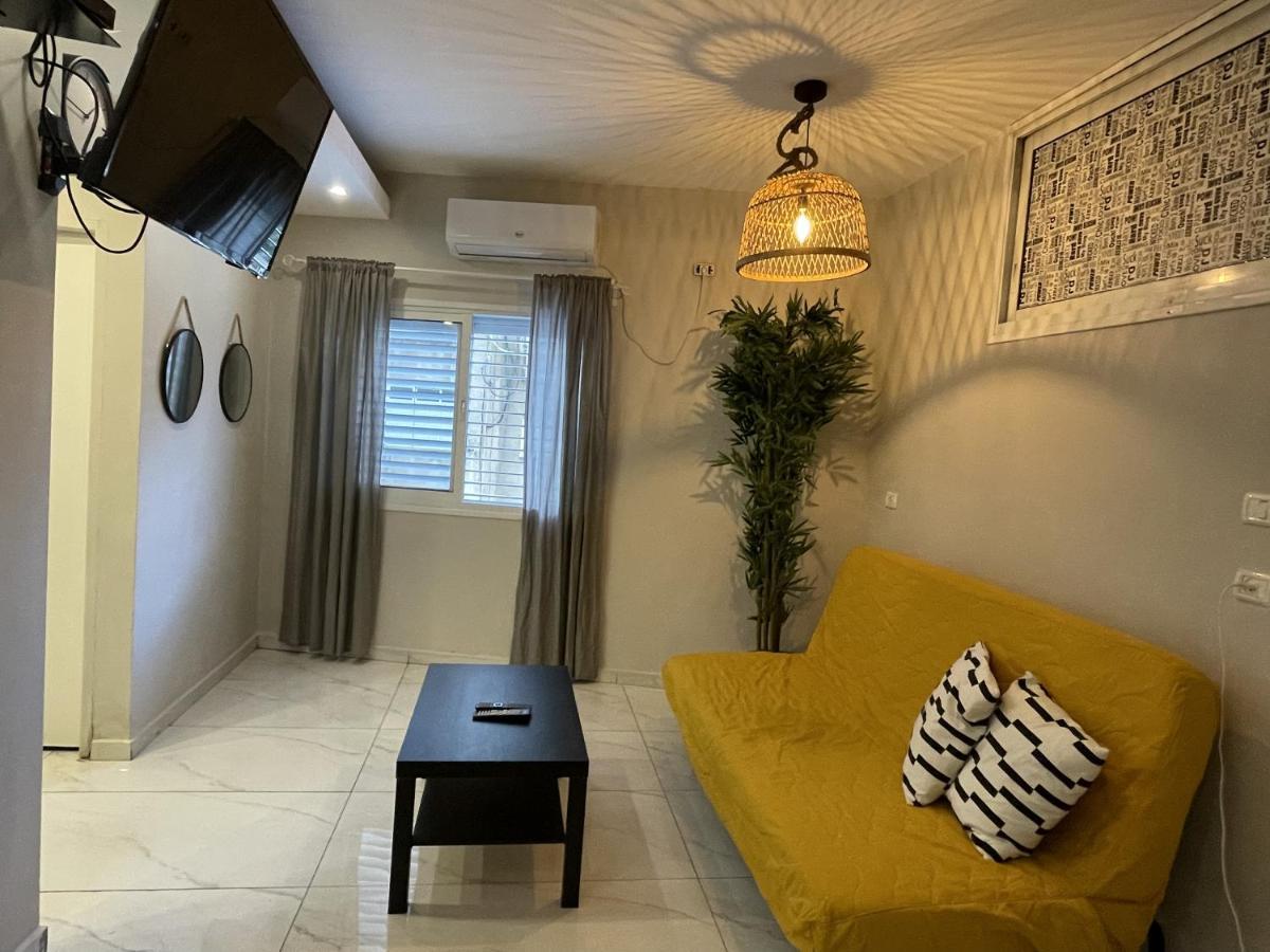 Rothschild 79 Hotel Petach Tikva Luaran gambar
